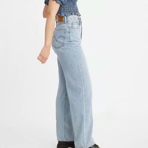 BRAND NEW! Levi’s High Loose (super high rise) jeans